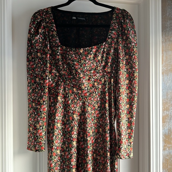 Black Floral Print Zara Dress. - Picture 5 of 8